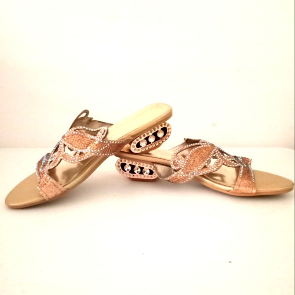 🎁FREE GIFT INCLUDED🎁 NEW Embellished Rhinestone Glitter Sandals Low Heels - Picture 3 of 15